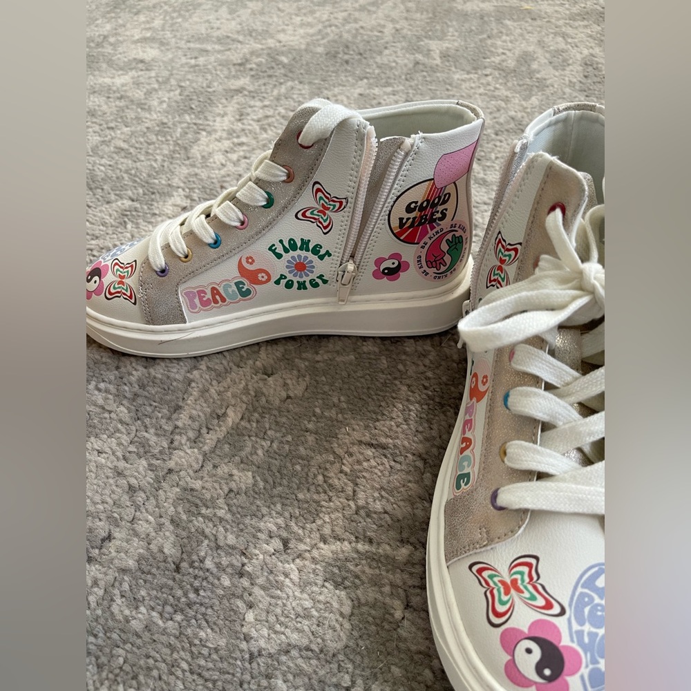 Brand new Steve Madden girls high tops
